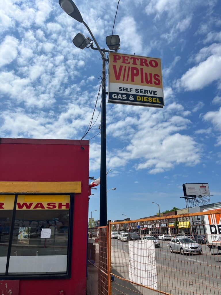 1525 Eglinton Ave. W