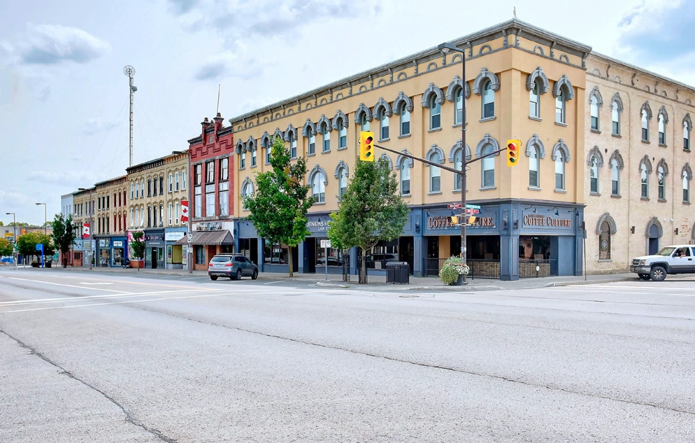 168 Simcoe Street