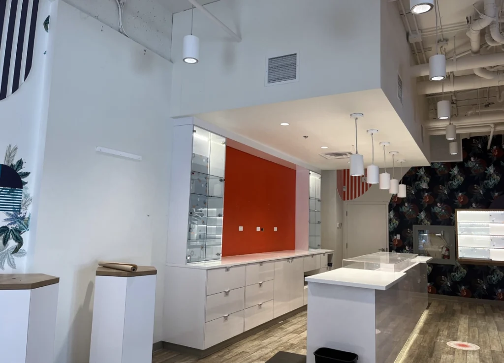 132 Front Street E